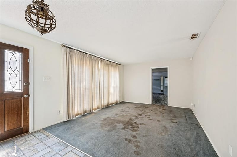 2817 Buffalo Court, Arlington TX 76013 - Photo 4