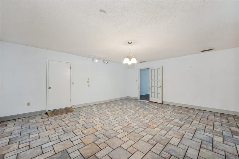 2817 Buffalo Court, Arlington TX 76013 - Photo 8