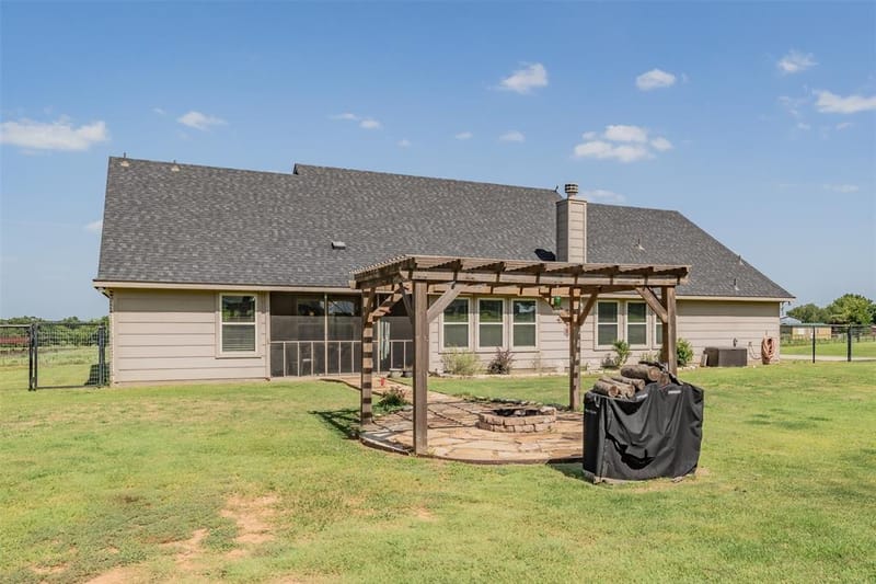 1268 County Road 4797, Springtown TX 76082 - Photo 36