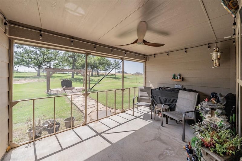1268 County Road 4797, Springtown TX 76082 - Photo 35