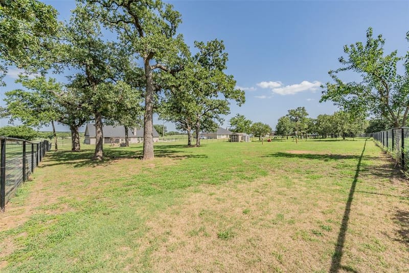 1268 County Road 4797, Springtown TX 76082 - Photo 39