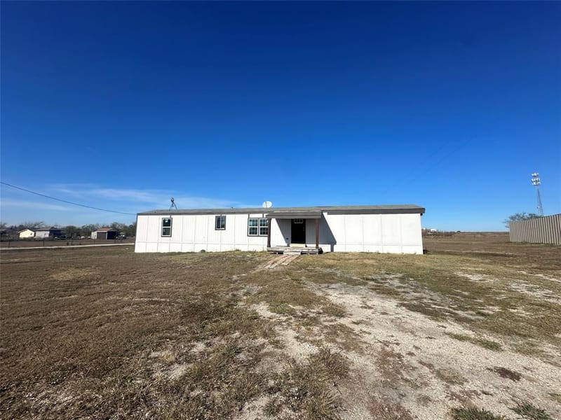 211 Alton Lane, Ennis TX 75119