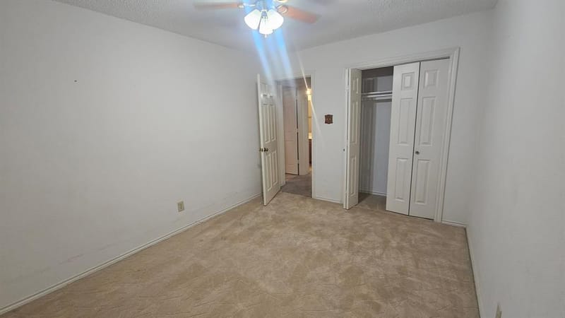 827 Quail Brook Drive, Arlington TX 76001 - Photo 6