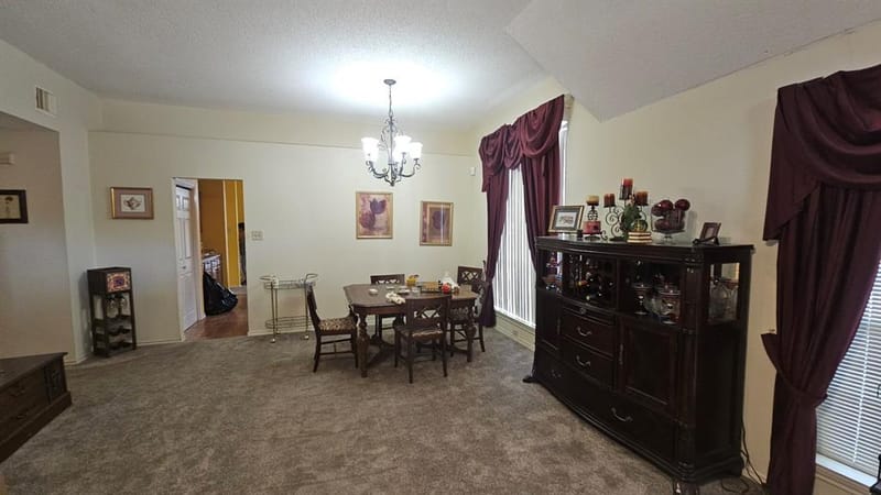 827 Quail Brook Drive, Arlington TX 76001 - Photo 15