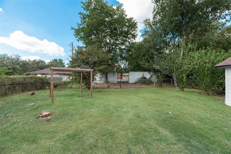 2820 Vinnie Street, Greenville TX 75401 - Photo 17