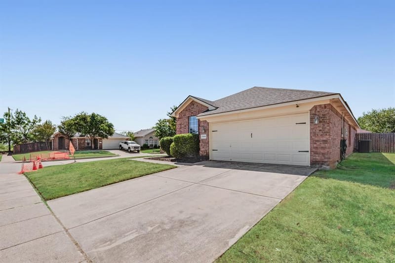 7266 Wild Wing Drive, Fort Worth TX 76120 - Photo 3