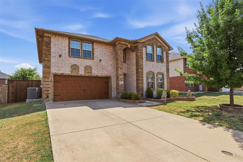 2119 Edgewood Drive, Grand Prairie TX 75052