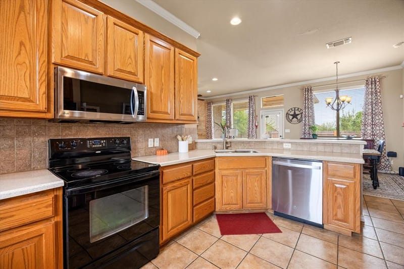 2804 Tour Court, Granbury TX 76049 - Photo 8