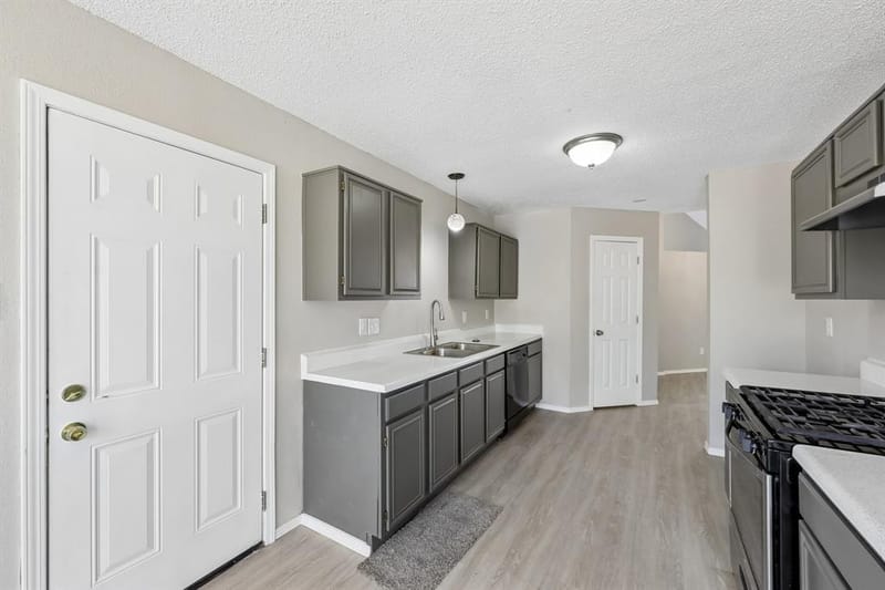 12627 Ridgeside Drive, Balch Springs TX 75180 - Photo 10