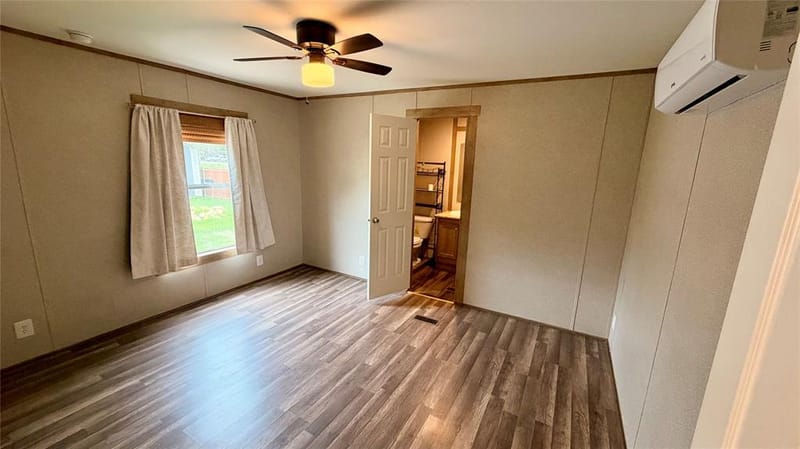 2804 Cedarhill Street, Granbury TX 76048 - Photo 13