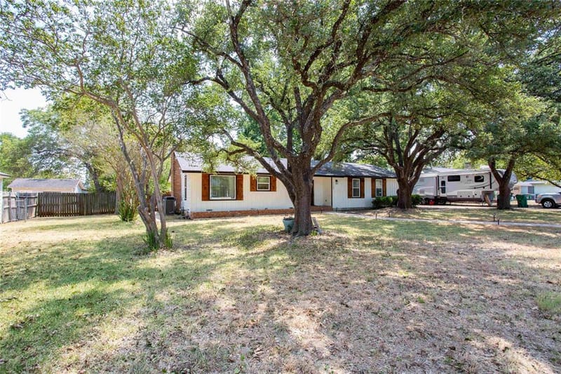 1132 W 8th Street, McGregor TX 76657 - Photo 28