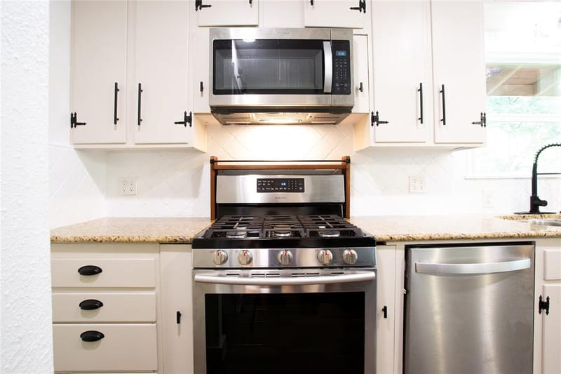 1132 W 8th Street, McGregor TX 76657 - Photo 8