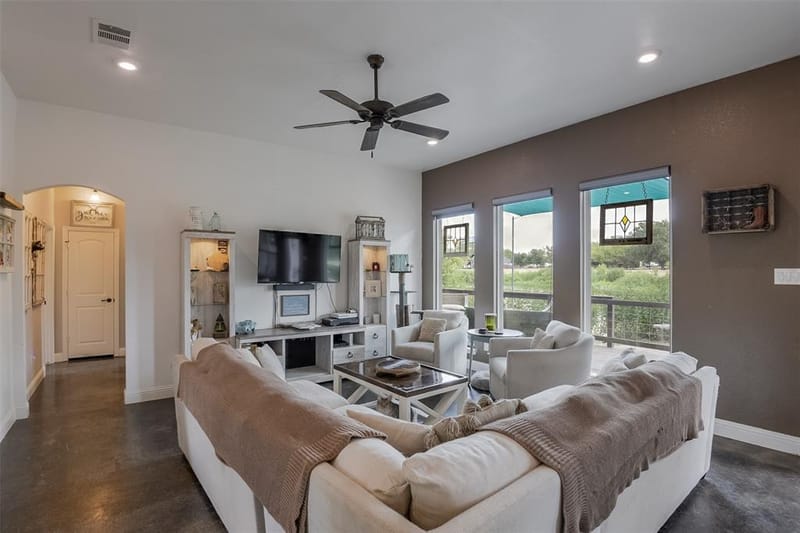 161 Laurie Lane, Waxahachie TX 75165 - Photo 8