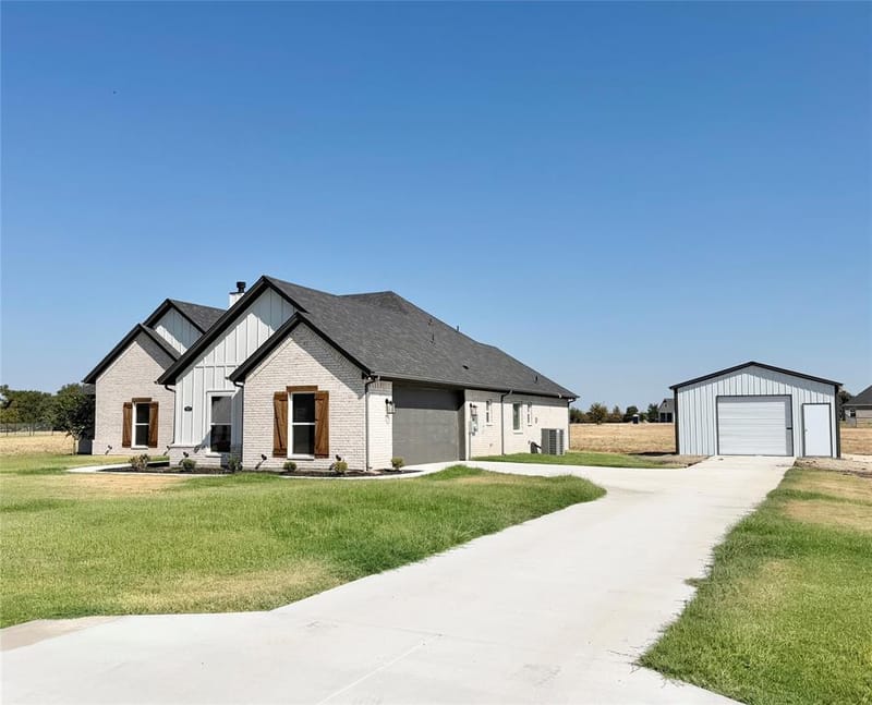 1013 Sabrina Court, Weatherford TX 76085 - Photo 2