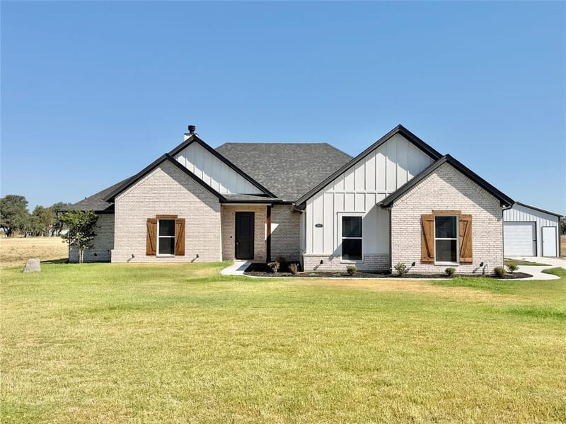 1013 Sabrina Court, Weatherford TX 76085