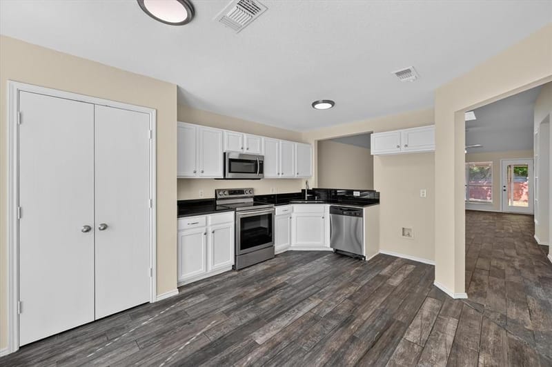 1137 Darren Drive, Burleson TX 76028 - Photo 7