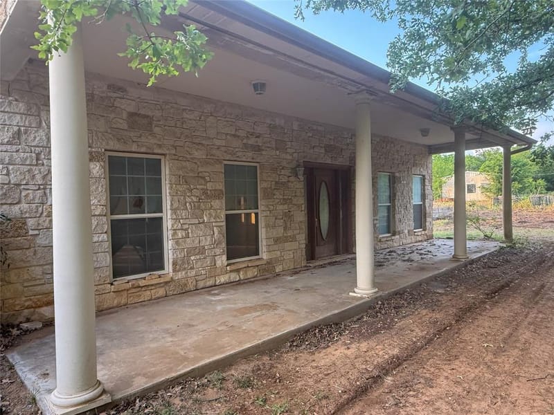 1700 Don Lee Road, Joshua TX 76058