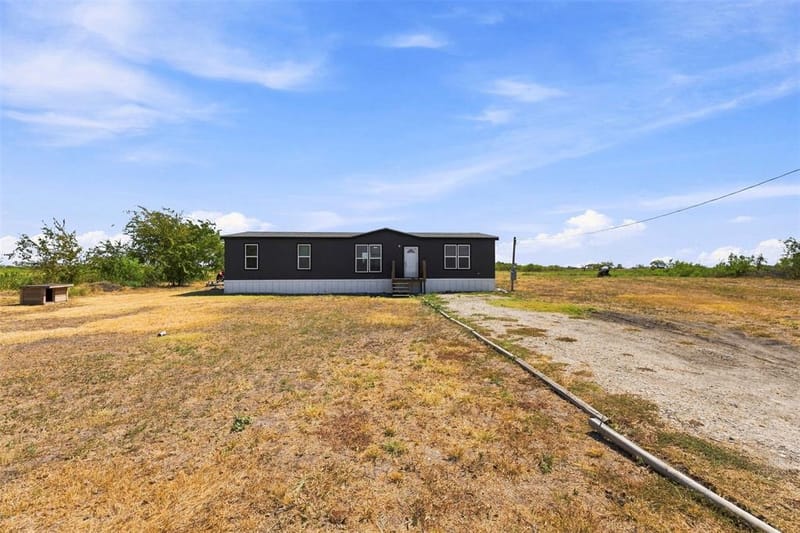 3208 NE County Rd 0200, Powell TX 75153 - Photo 2