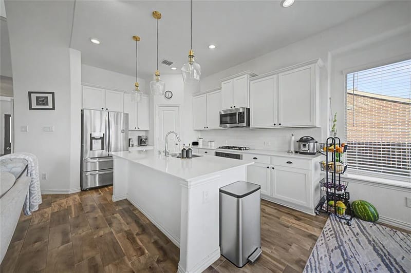 10011 Sovereign Drive, Frisco TX 75035 - Photo 16