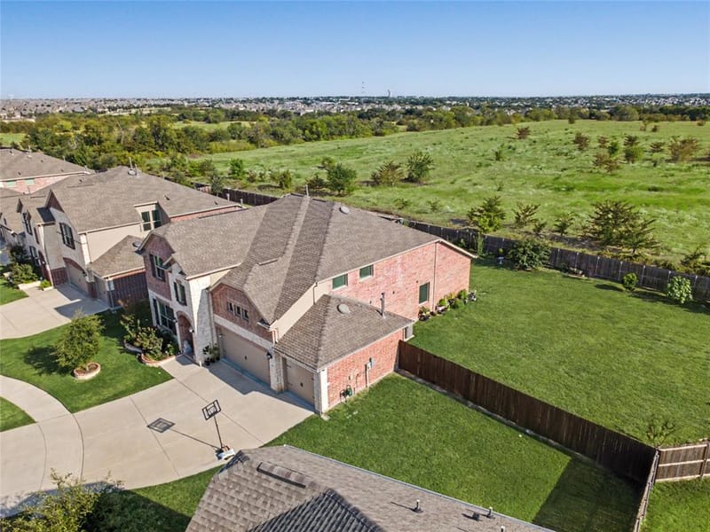 10011 Sovereign Drive, Frisco TX 75035 - Photo 7