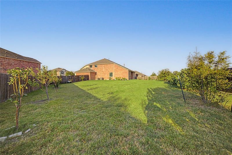 10011 Sovereign Drive, Frisco TX 75035 - Photo 8