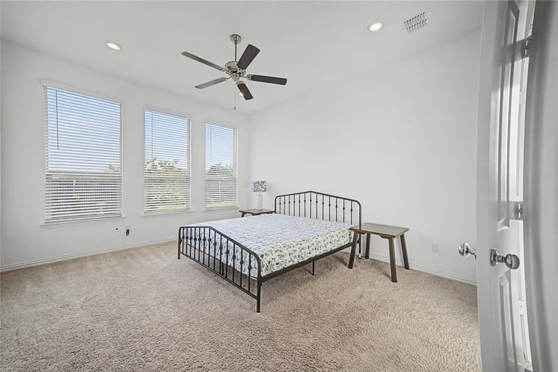 10011 Sovereign Drive, Frisco TX 75035 - Photo 25