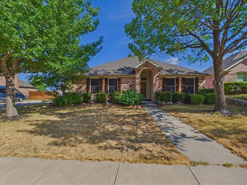 613 Quail Hollow Drive, Midlothian TX 76065 - Photo 2