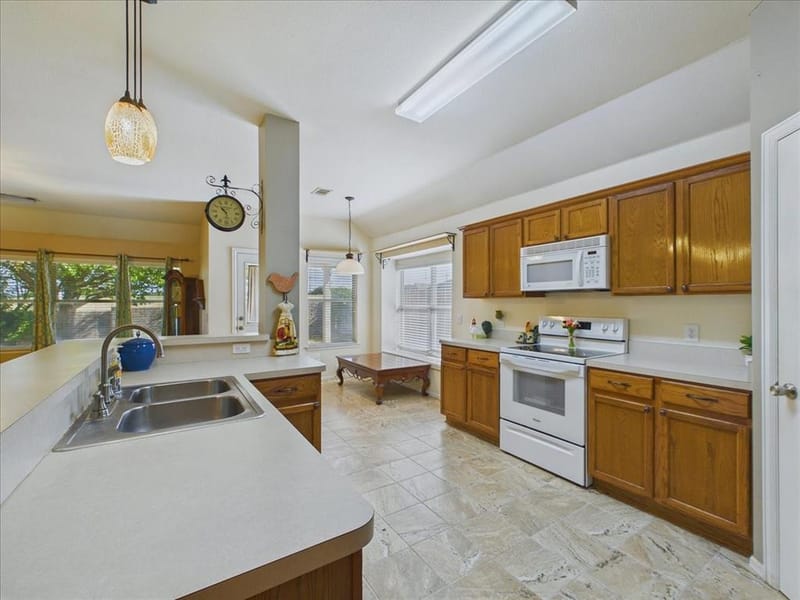 613 Quail Hollow Drive, Midlothian TX 76065 - Photo 17
