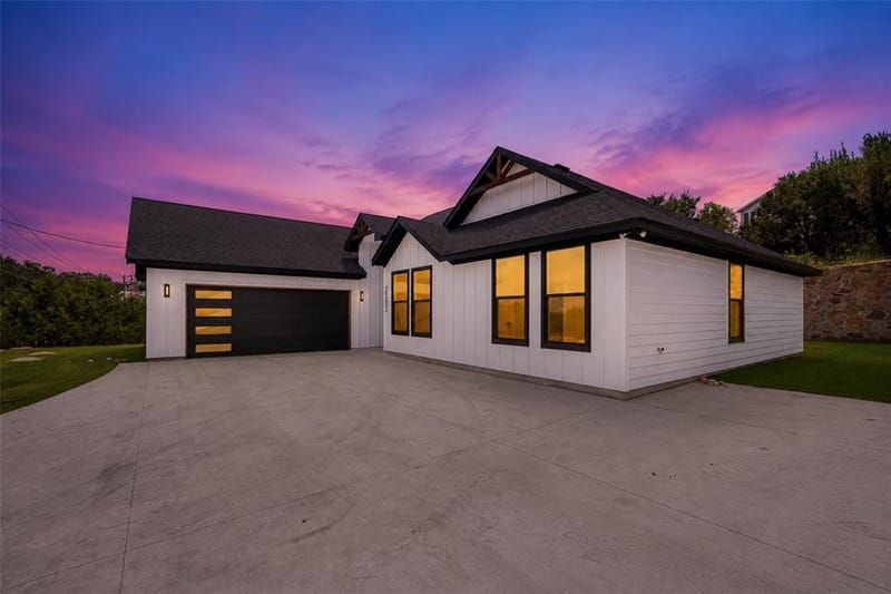 2203 Christine Drive, Granbury TX 76048 - Photo 2
