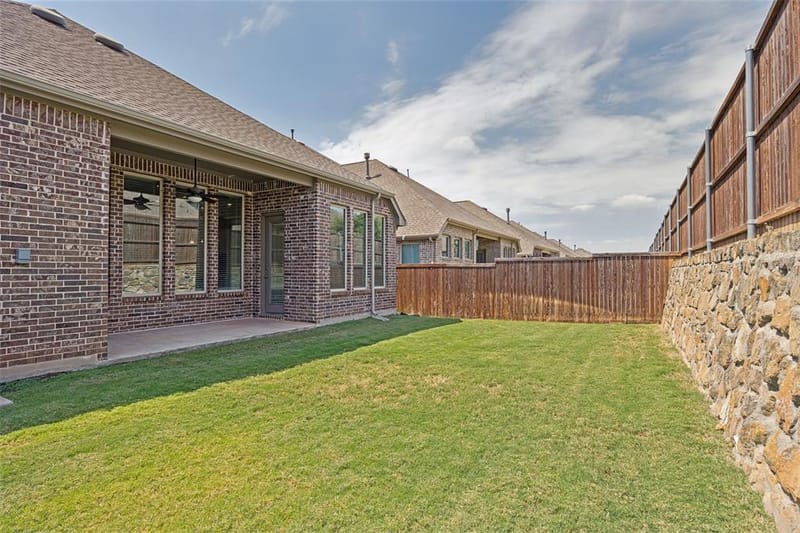 8241 Blumelia Drive, Dallas TX 75252 - Photo 24