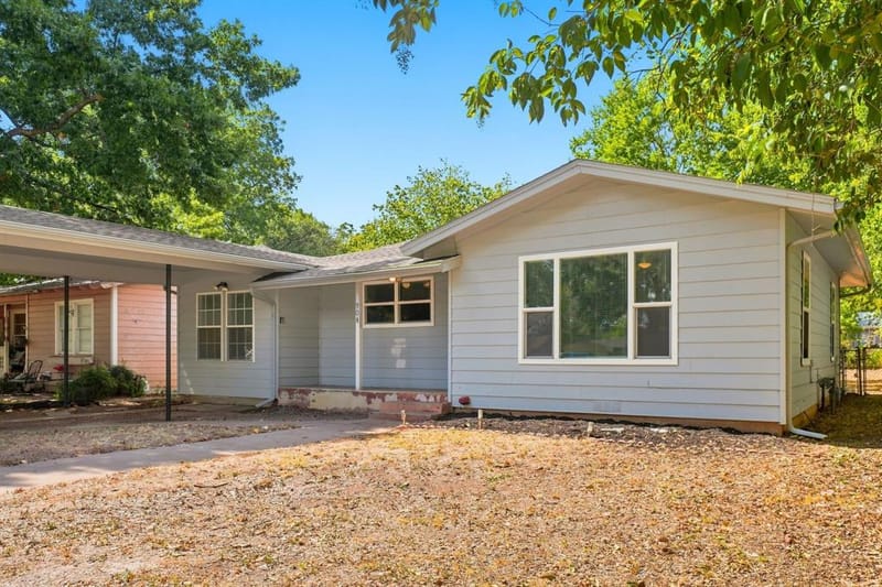 904 Bales Street, Cleburne TX 76033 - Photo 3