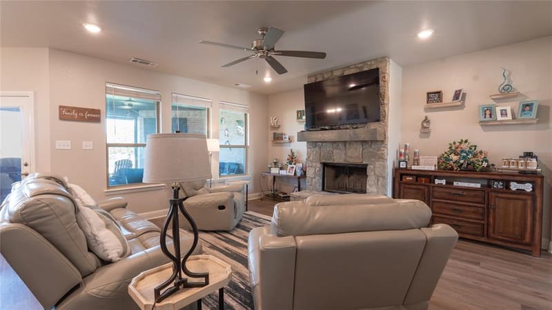1215 Sanger, Springtown TX 76082 - Photo 16