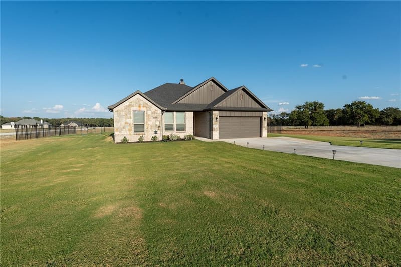 1215 Sanger, Springtown TX 76082 - Photo 9