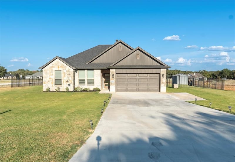 1215 Sanger, Springtown TX 76082 - Photo 8