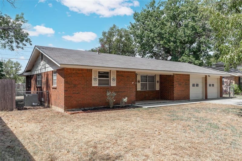 2103 16th Street, Brownwood TX 76801 - Photo 2