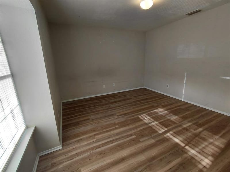 2909 Wood Thrush Street, Grand Prairie TX 75052 - Photo 9