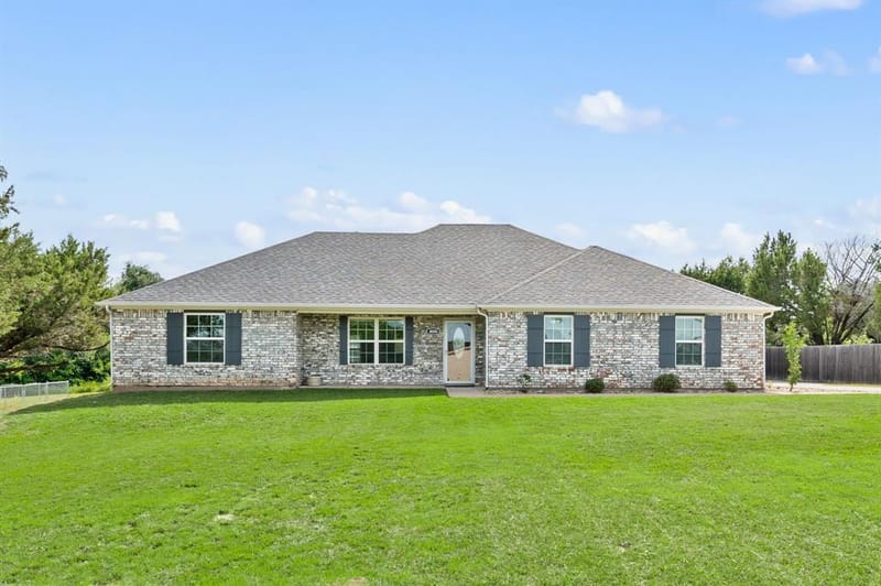 4000 Goliad Drive, Granbury TX 76048 - Photo 3