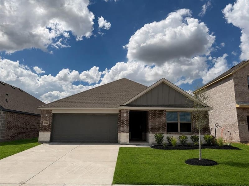 1208 Moon Ranch Road, Royse City TX 75189