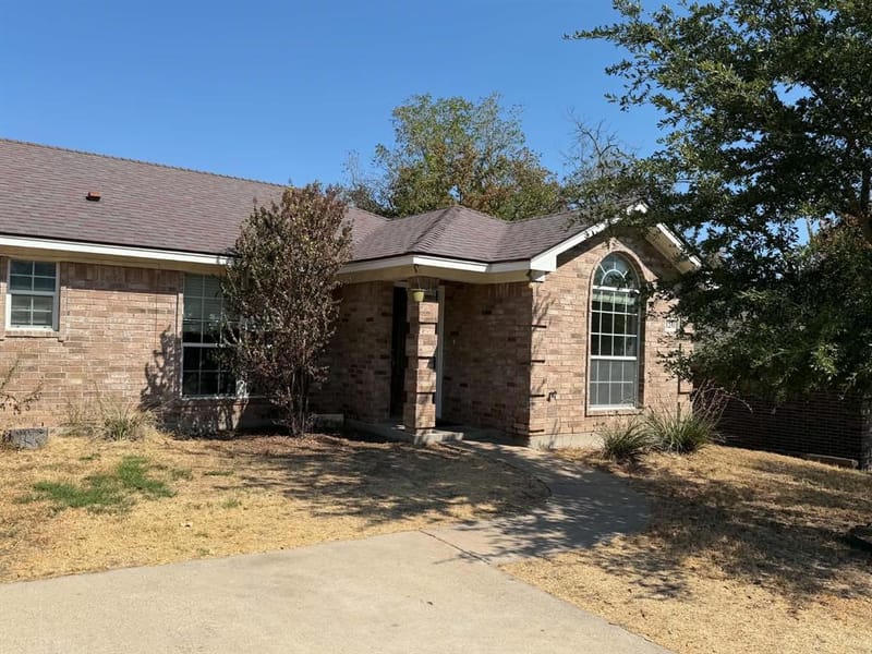 1231 W Hyman Street, Stephenville TX 76401 - Photo 2
