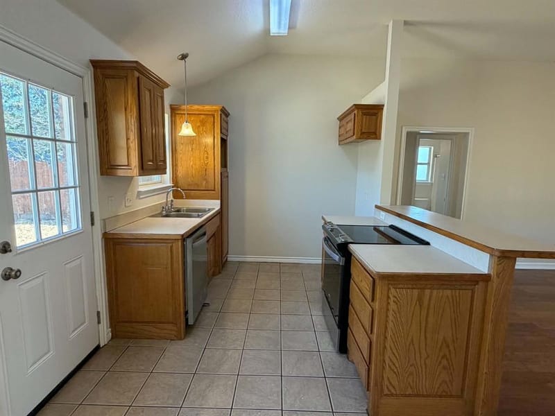 1231 W Hyman Street, Stephenville TX 76401 - Photo 6