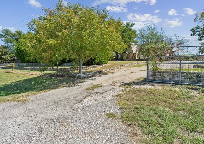 157 Business Boulevard, Granbury TX 76049 - Photo 40