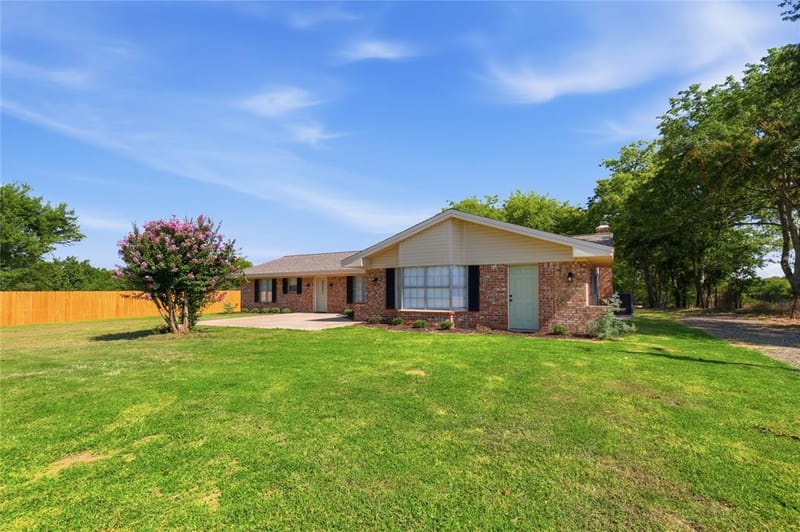 1329 County Road 3357, Saltillo TX 75478 - Photo 32