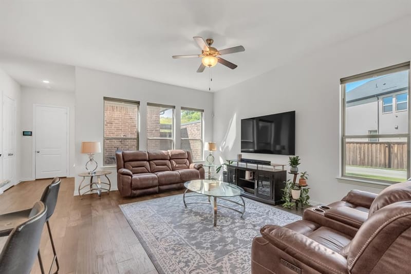 4524 Meadow Hawk Drive, Arlington TX 76005 - Photo 12
