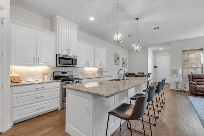 4524 Meadow Hawk Drive, Arlington TX 76005 - Photo 10