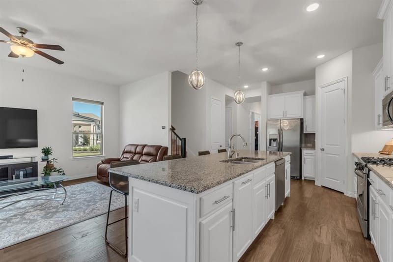 4524 Meadow Hawk Drive, Arlington TX 76005 - Photo 11