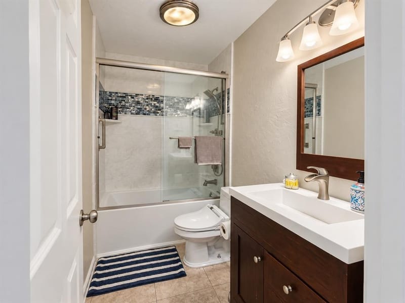 202 Browning Lane, Grand Prairie TX 75052 - Photo 17