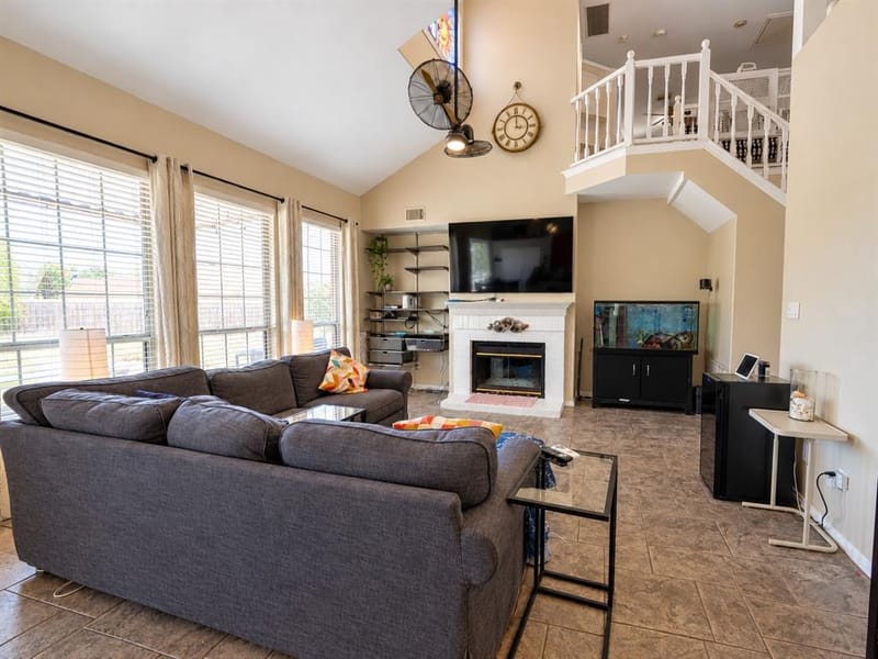 202 Browning Lane, Grand Prairie TX 75052 - Photo 7