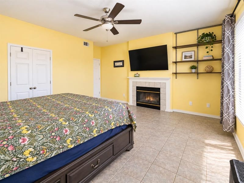 202 Browning Lane, Grand Prairie TX 75052 - Photo 9