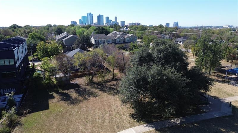 1013 Poindexter Street, Fort Worth TX 76102 - Photo 6