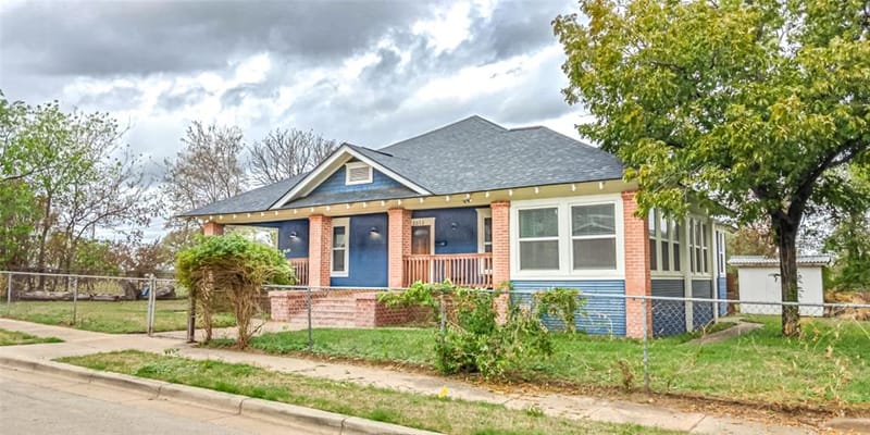 1013 Poindexter Street, Fort Worth TX 76102